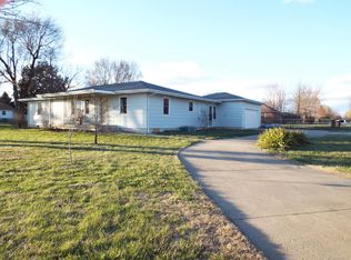 313 E Grant St, Clever, MO 65631