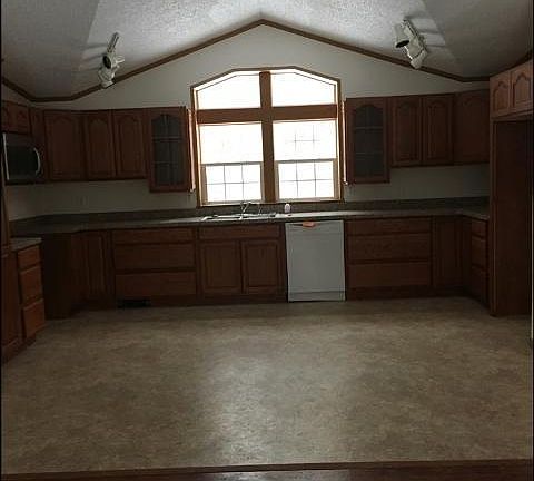 5th image of 8363 S Beech Ave