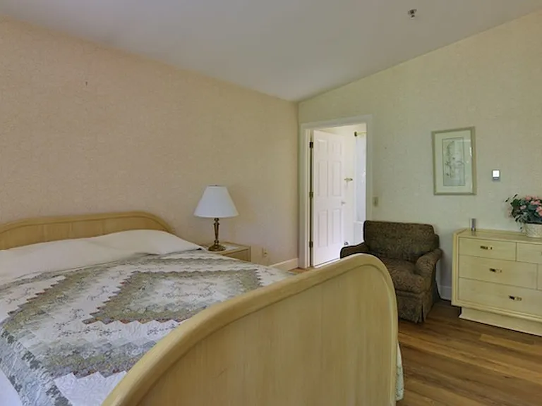 120 Country Club Dr #60 — Photo 13