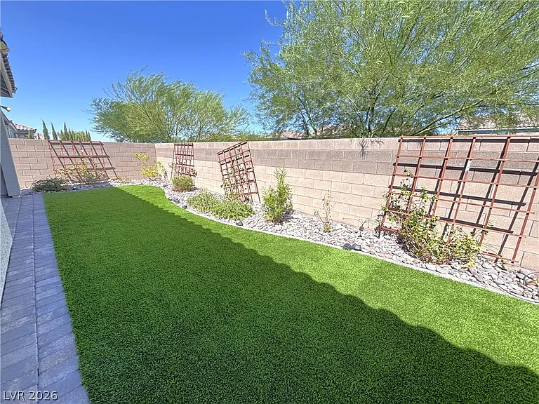 8948 Marigold Creek St — Photo 35