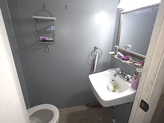 5th image of 114 Jolbert Street