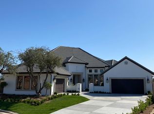 11256 N Crown Ridge Ln, Clovis, CA 93619