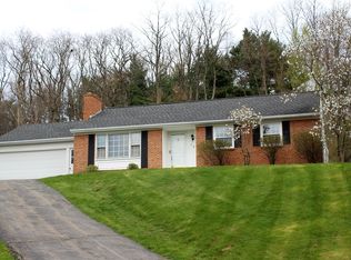 14 High Point Trl, Fairport, NY 14450