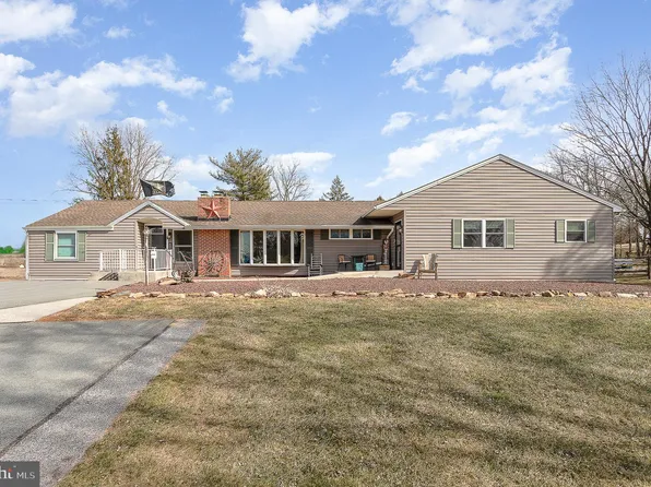 2300 Baker Rd, York, PA 17408