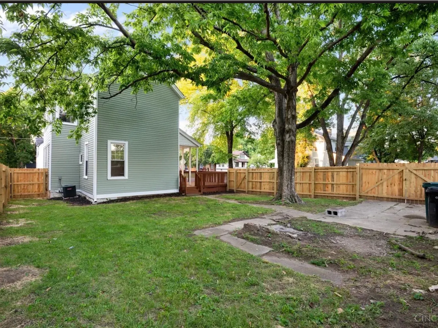 Laidlaw Ave — Photo 4