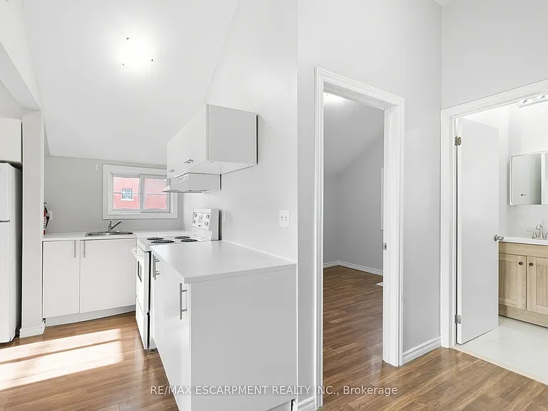 2 Windsor St #2 — Photo 6