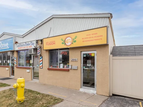 2981 Longfellow Ave, Windsor, ON N9E 2L3