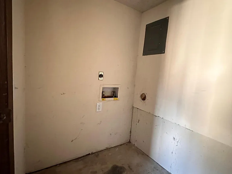 3017 W Roxbury St — Photo 15