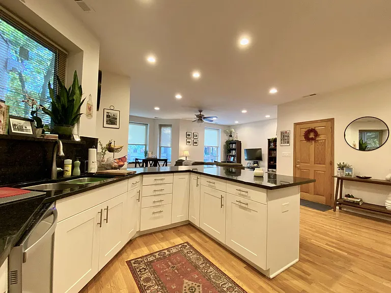 2429 N Albany Ave #2 — Photo 7