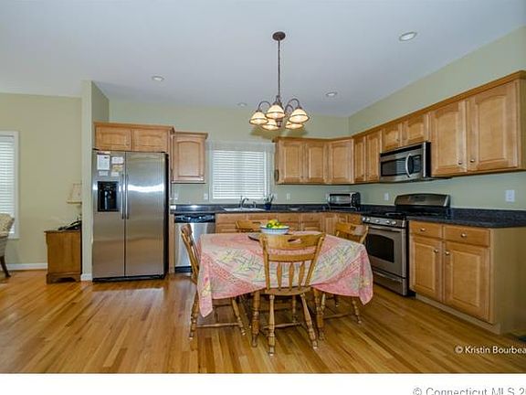 5th image of 3 Fairfield Ln #3