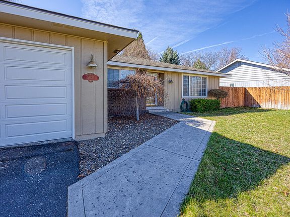 2nd image of 5032 Laurelwood Dr
