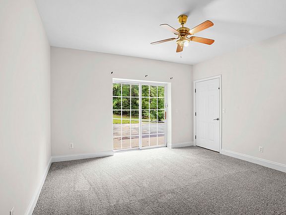 4th image of 18441 Matthews Dr Unit B