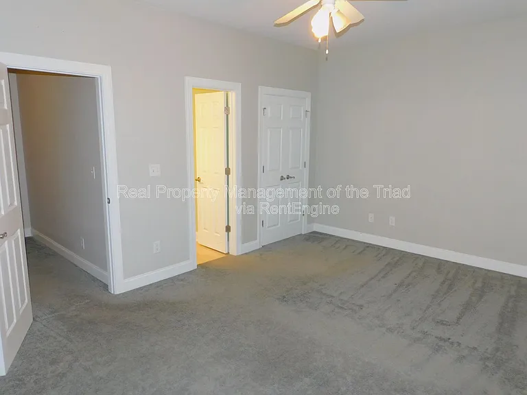 4 Rhododendron Dr — Photo 16