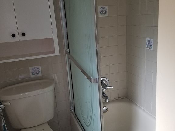 5th image of 4674 10th Ave N