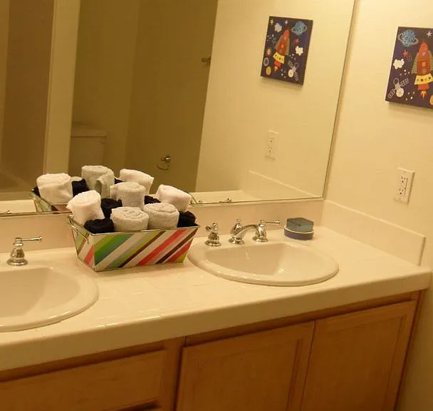 Glenoaks Villas — Photo 86