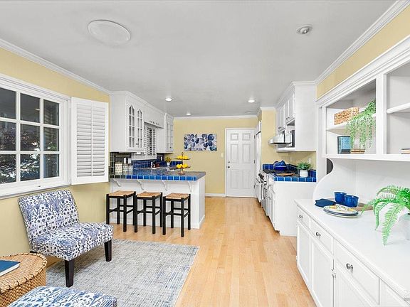 5th image of 2539 Rollingwood Dr