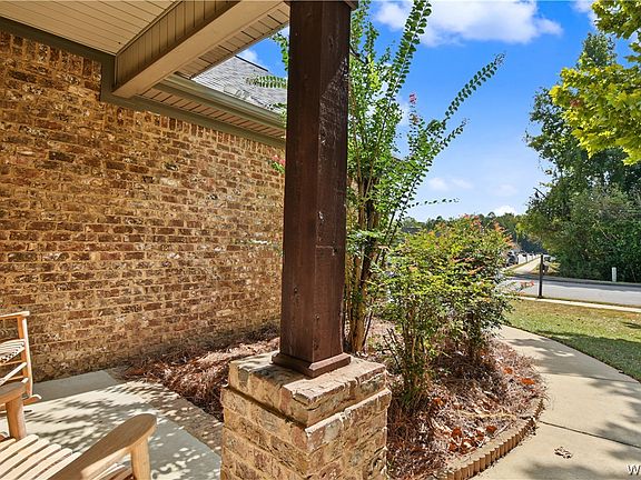 4th image of 2936 Birch Way