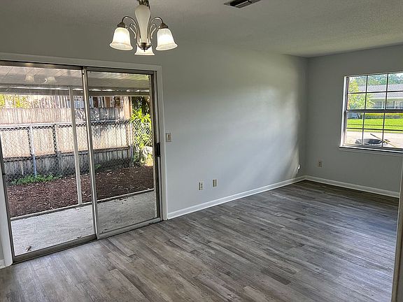 5th image of 1117 Bonnie Lou Dr