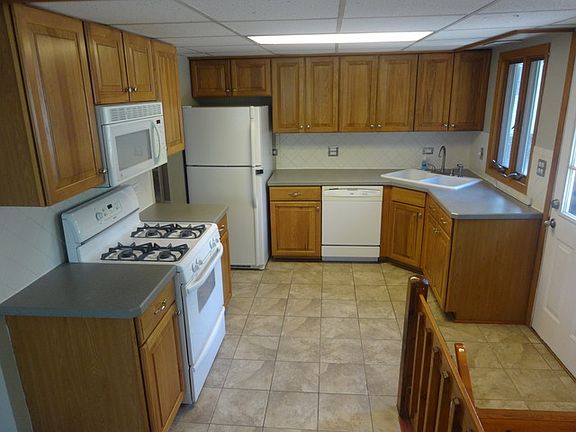 5th image of 636 E Park Blvd