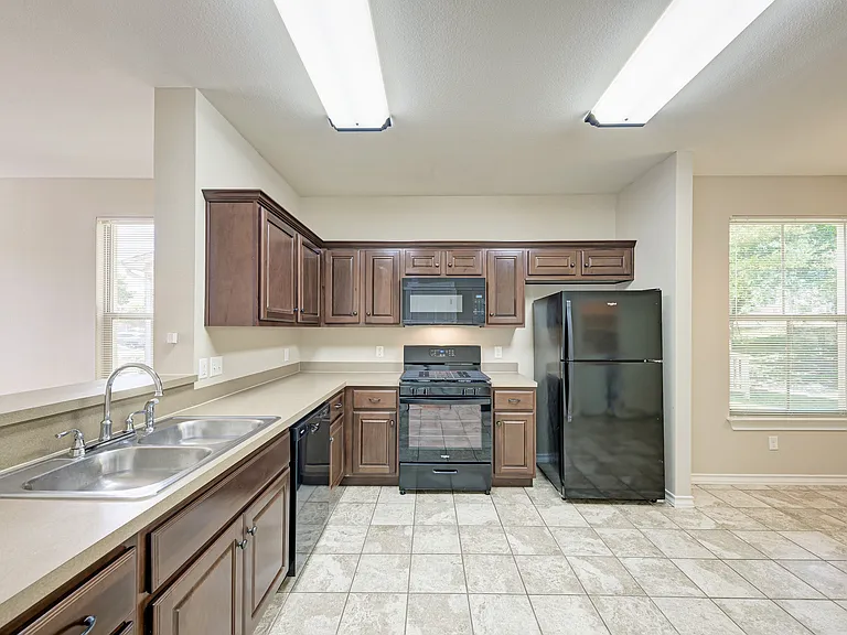Windermere Townhomes — Photo 8