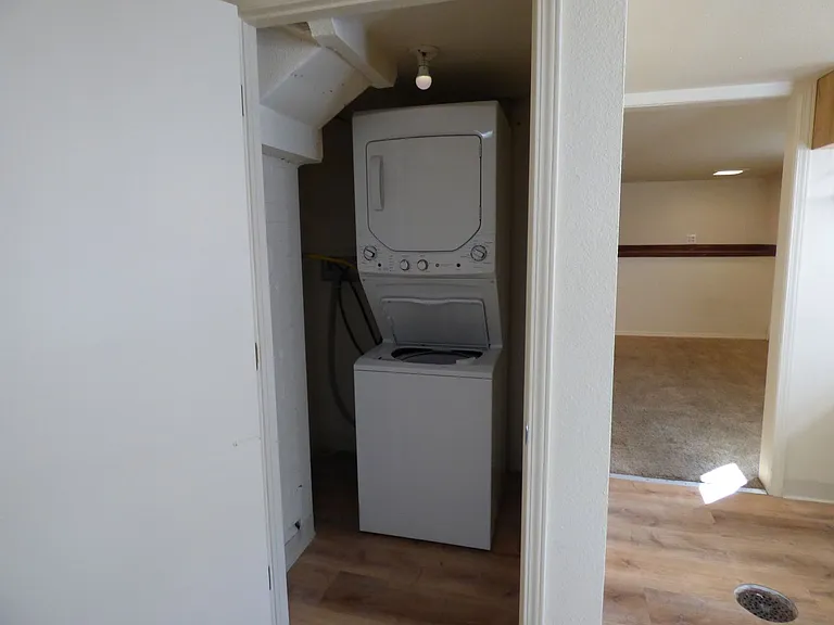 609 Terry Street — Photo 2