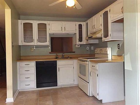 2nd image of 631 Newton Sq