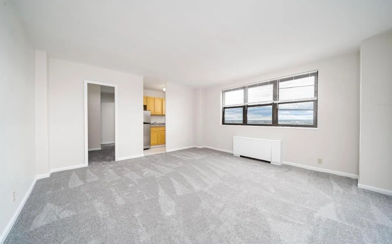 Studio, 1.0 bath, 425 sqft, $1,750 — Photo 2