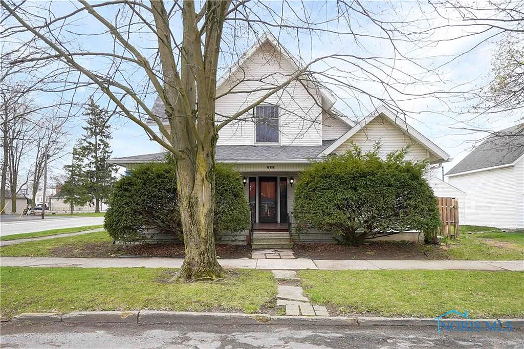 201 W Broadway St photo 1