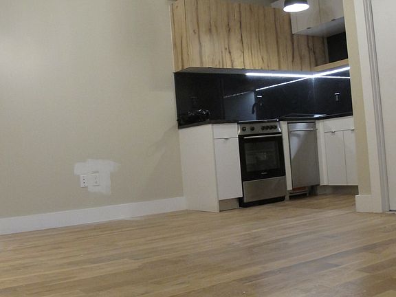 2nd image of 595 Myrtle Ave #2BB