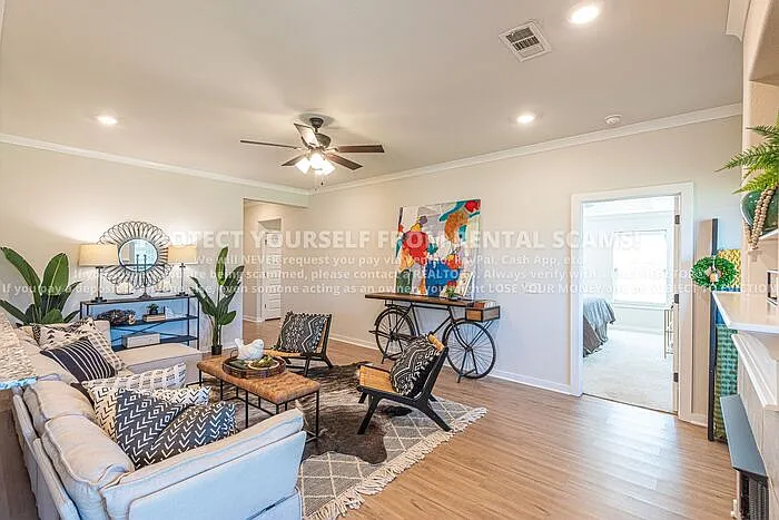 347 W Tyler Rd — Photo 5