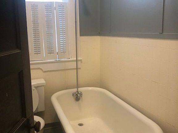 5th image of 500 S Mendenhall St APT 2