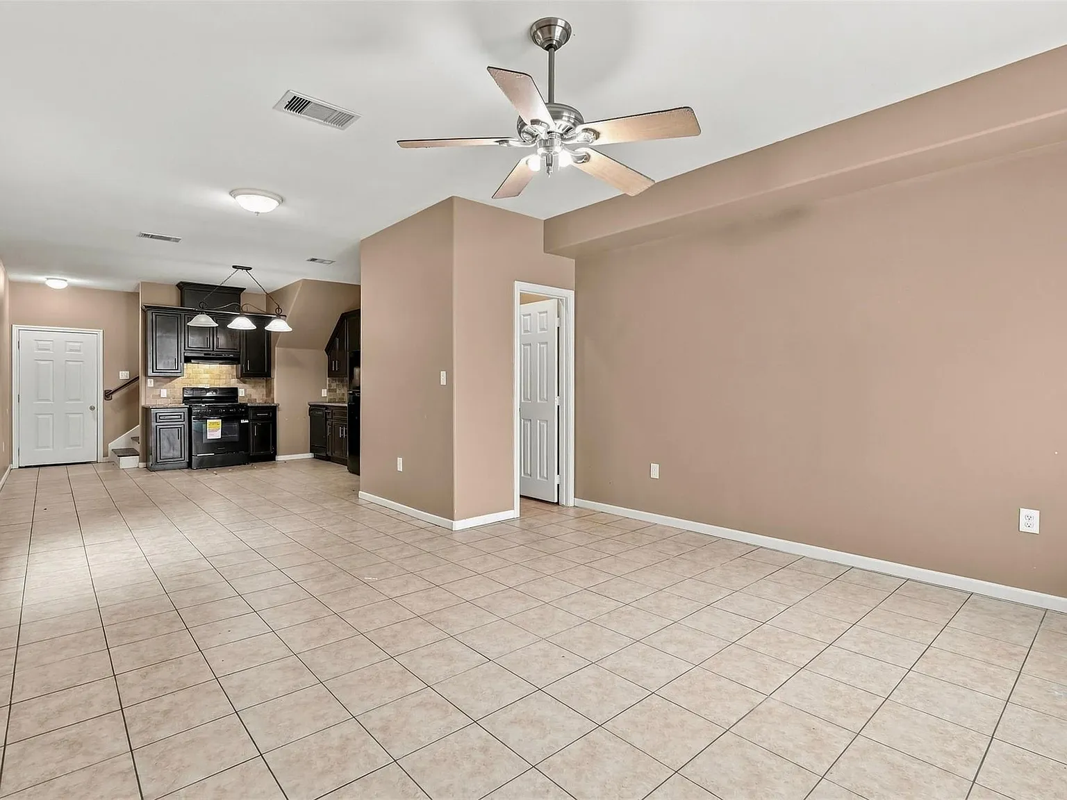 1718 Roxella St — Photo 3