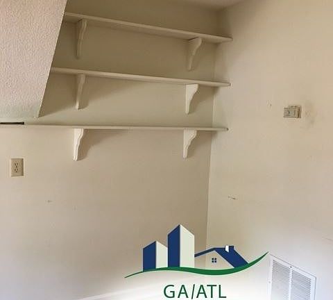 5th image of 903 Wilshire Ct