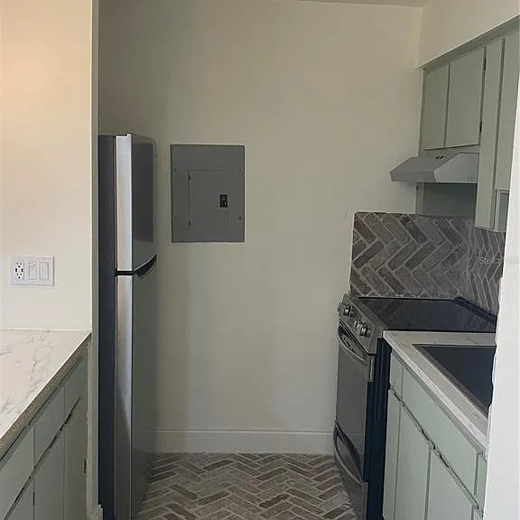 704 Angelina Ln #B — Photo 6