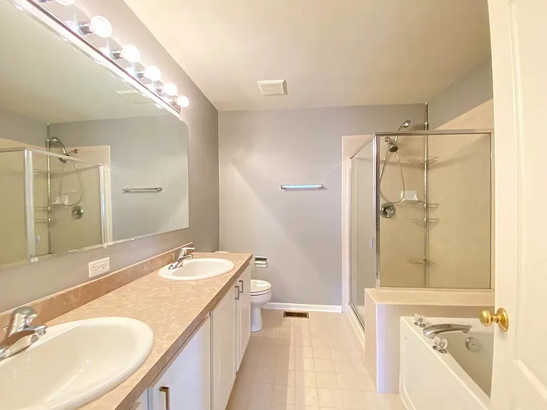 2279 Barrington Dr E #2279 — Photo 11
