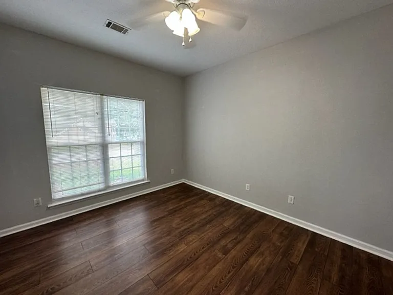 701 Spalding Ct — Photo 14