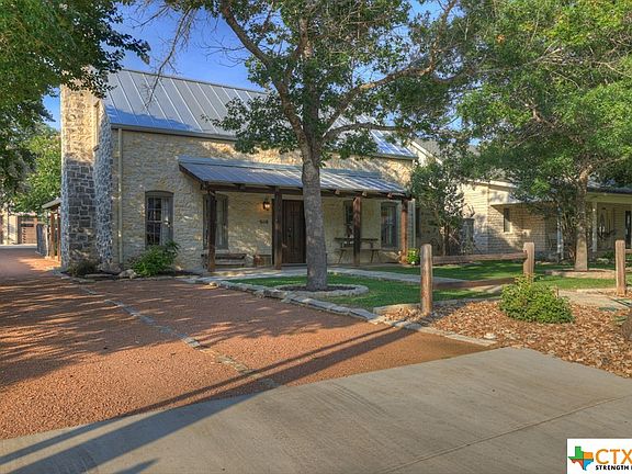 3rd image of 508 W San Antonio St