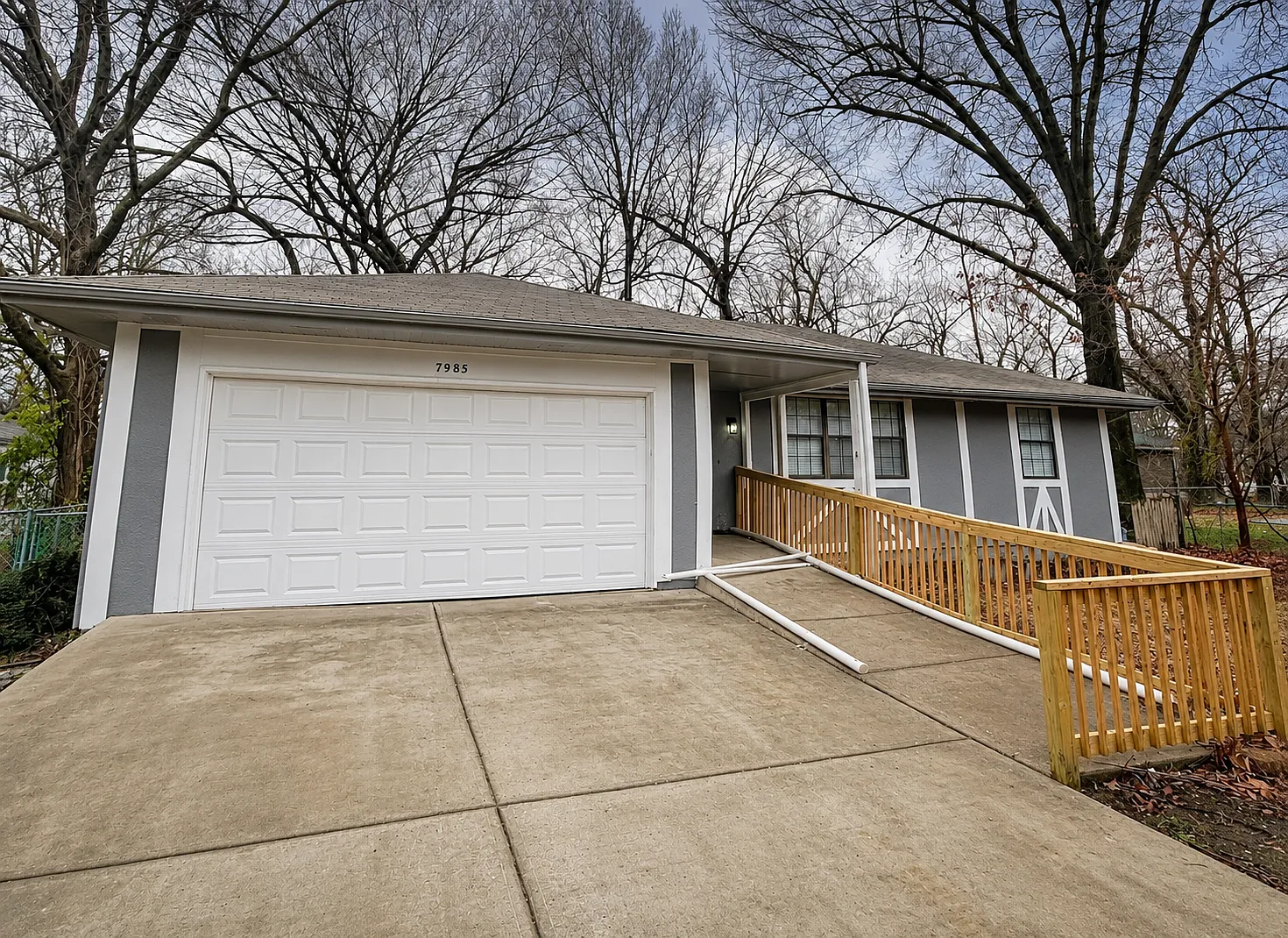 7985 Antioch Rd - Overland Park, KS — Photo 1