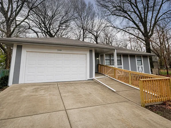 7985 Antioch Rd, Overland Park, KS 66204