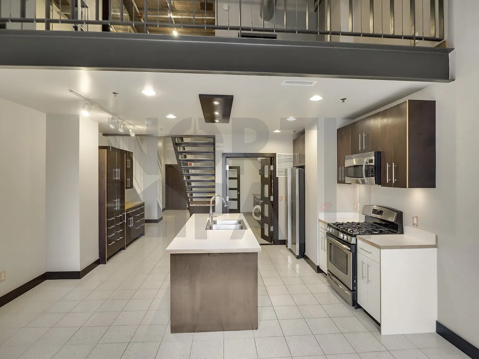 1 bed, 1.0 bath, 975 sqft, $1,400 — Photo 3