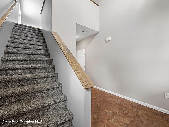 3rd image of 344 Shadow Wood Cir