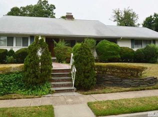 184 Delaware Ave, Freeport, NY 11520