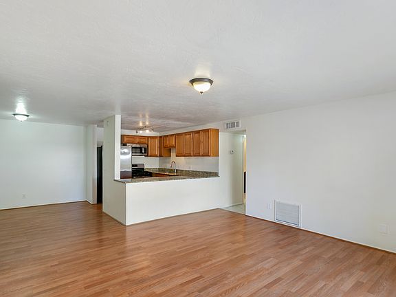 2nd image of 812 S Langley Ave
