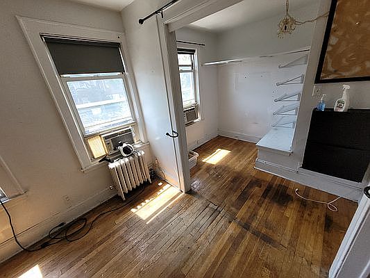 5th image of 2062 33rd St #1