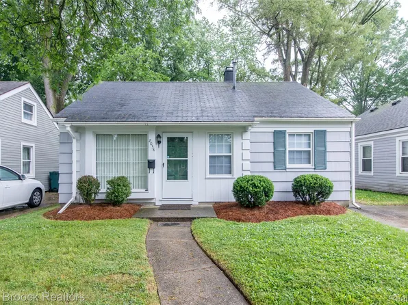 2038 Moorhouse St, Ferndale, MI 48220