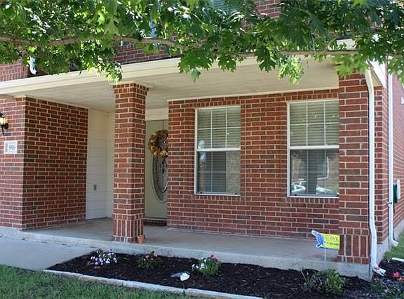 2nd image of 916 Canary Dr