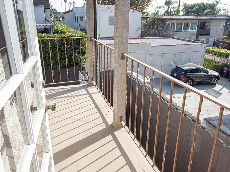 232 Roycroft Ave #2 — Photo 13