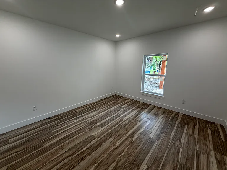 906 N Sang Ave — Photo 28