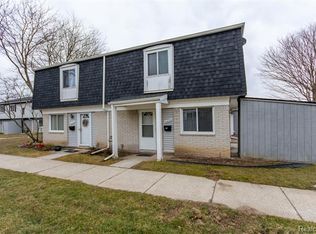 41229 S Woodbury Green Dr, Van Buren Township, MI 48111