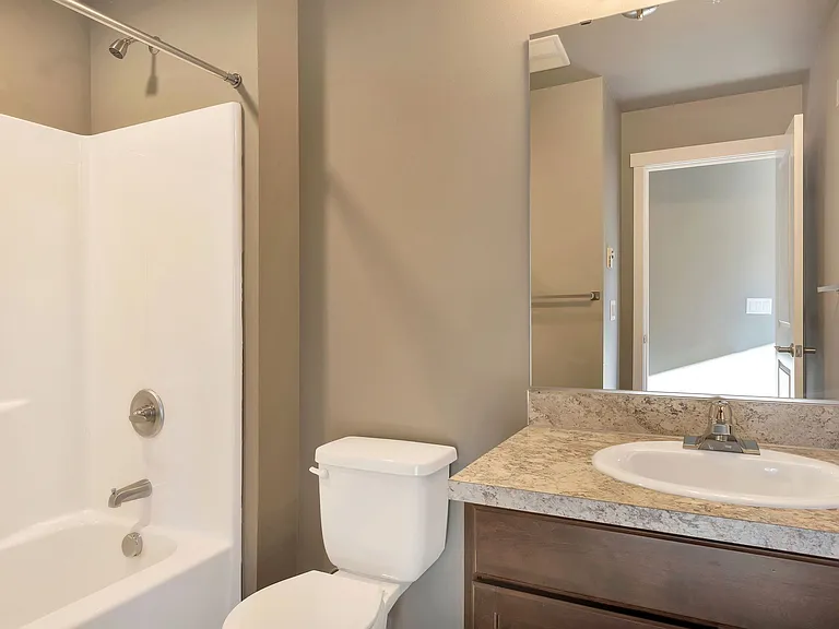 The Fairhaven Pointe Apartments — Photo 17